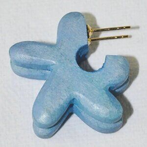 Binky and Lulu Mini Floret Earring in Sky Blue